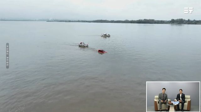 奇瑞越野车成功挑战横渡长江：水深20米 姿态稳如船